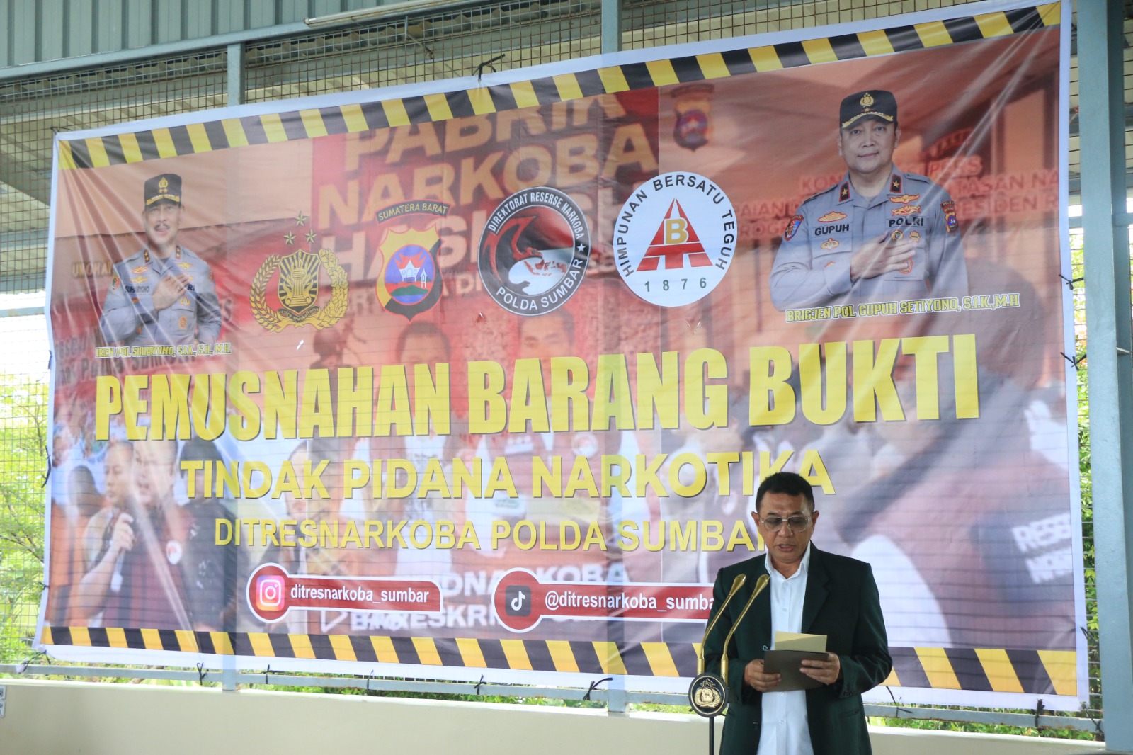 Ditresnarkoba Polda Sumbar Musnahkan Barang Bukti Tindak Pidana Narkotika Jenis Ganja sebanyak 263 Kg